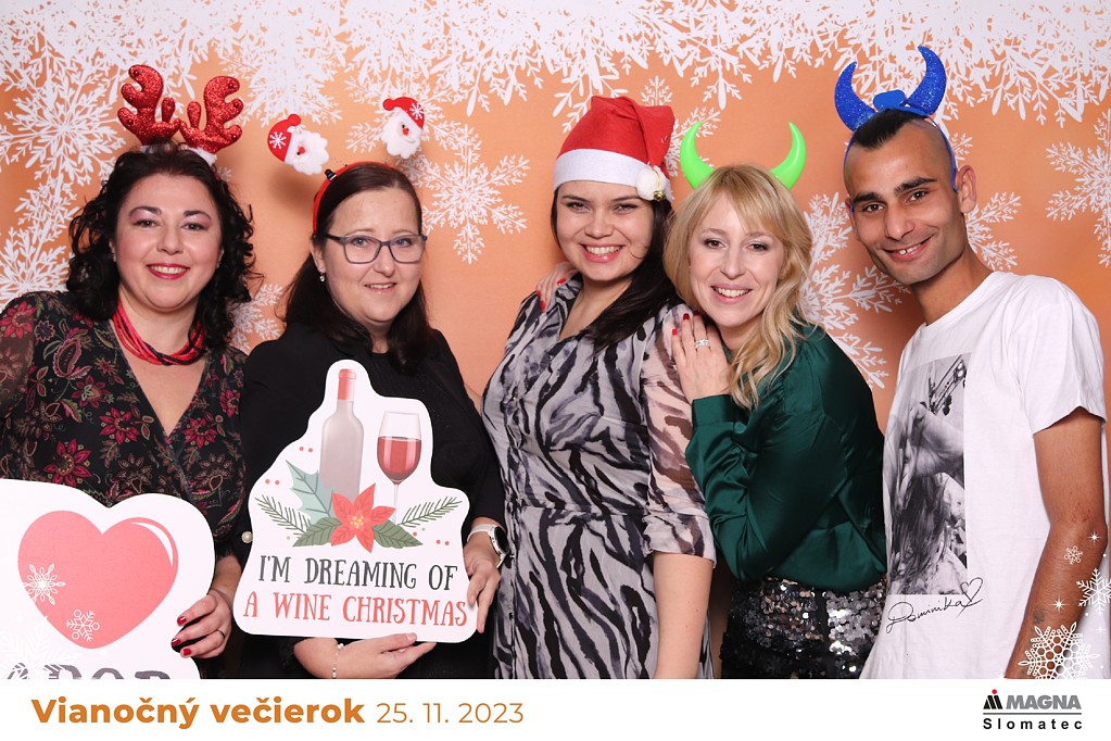 Vianočný večierok Magna 