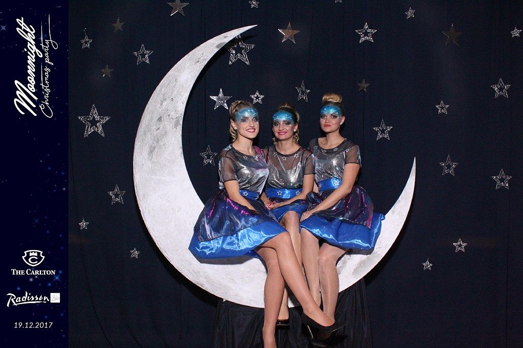 moonnight christmas party