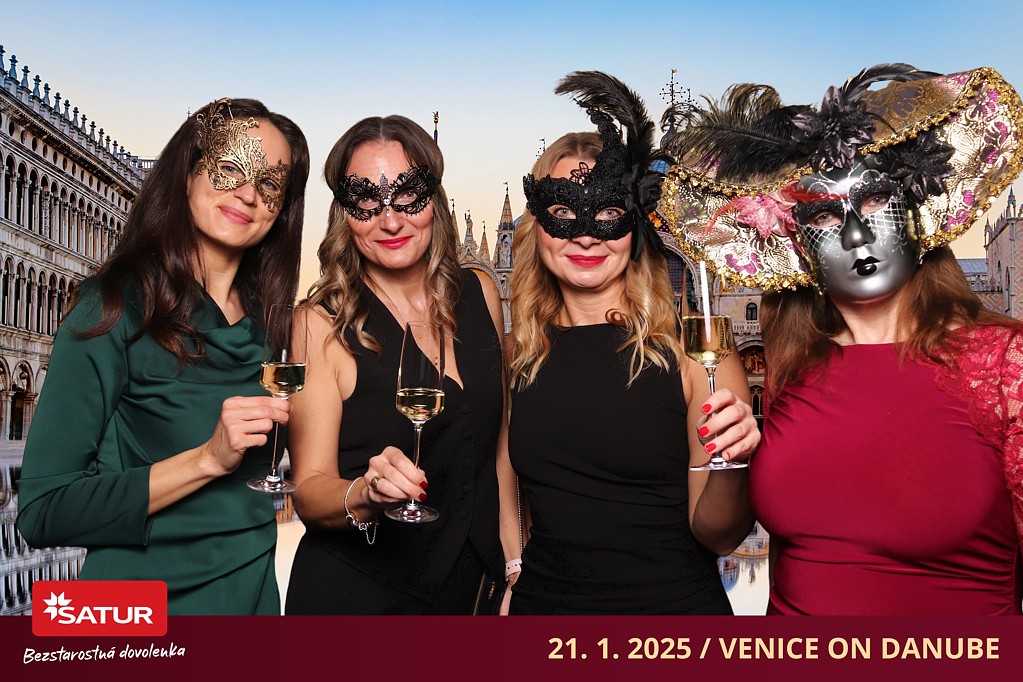 Satur venice on danube